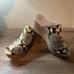 Women's Chocolat Blu - Worton Wedge Sandals - Size 7.5